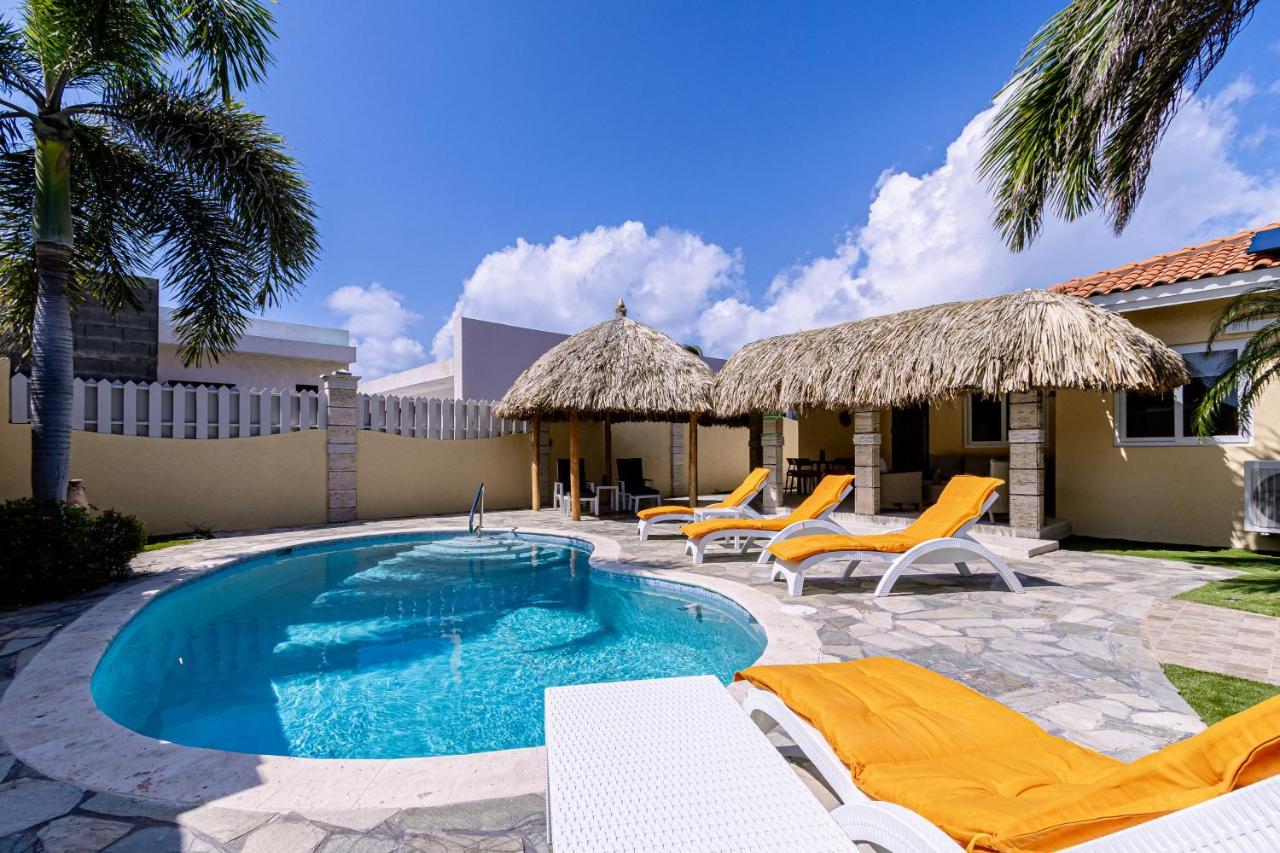 Ruby 15 Villa Palm Beach Bagian luar foto